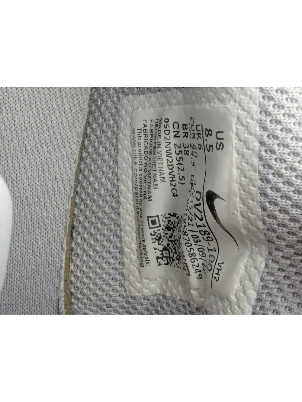 Nike Air Max Excee White Grey Pink Running Shoes Womens Size 8.5 / 7Y DV2189-100